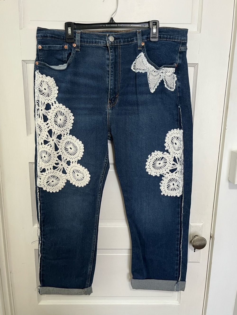 Levi’s Dark Blue Women’s Jeans with White Crochet Appliqué 40x30